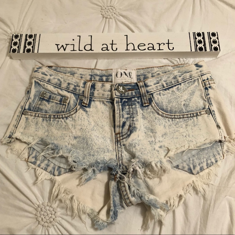 One Teaspoon Bonitas Light Wash Shorts